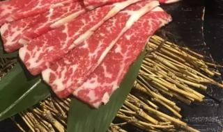 在喷发的火山烤香肠